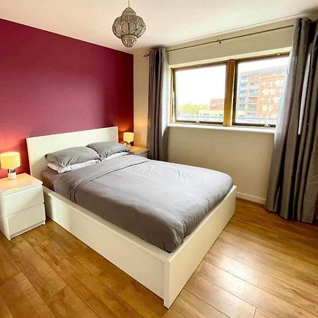 One Bedroom With Great City Views 런던 외부 사진