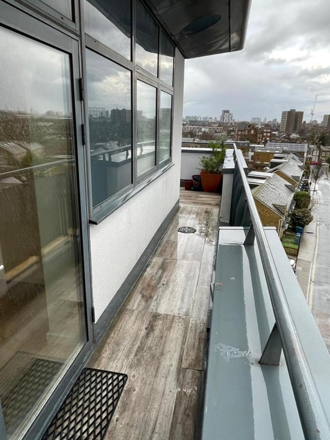 One Bedroom With Great City Views 런던 외부 사진